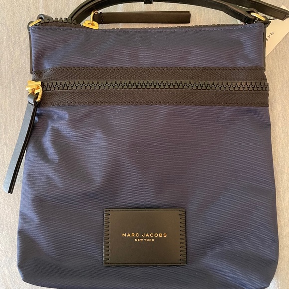 Marc Jacobs Handbags - Marc Jacobs Purse